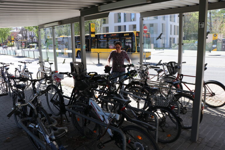 Dresden baut Fahrradparken an Haltestellen aus